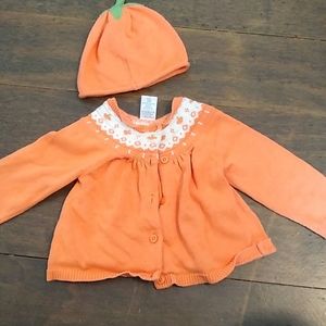 Baby's pumpkin top with matching hat